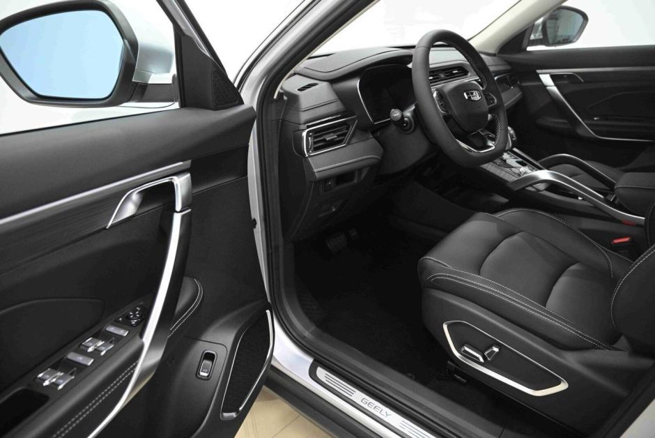 Geely Atlas Pro Luxury 1.5 РКПП, 2024 фото 5