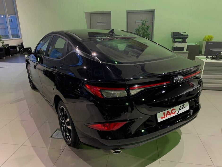 JAC J7 Luxury 1.5 CVT, 2025 фото 2
