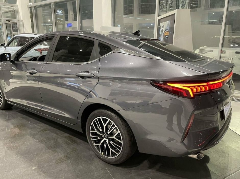 Москвич 6 Бизнес 1.5 CVT фото 3