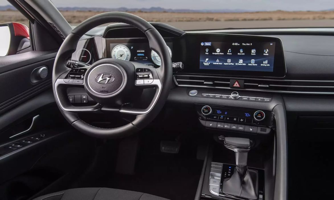 Hyundai Elantra Комфорт / Comfort 1.6 АКПП фото 2