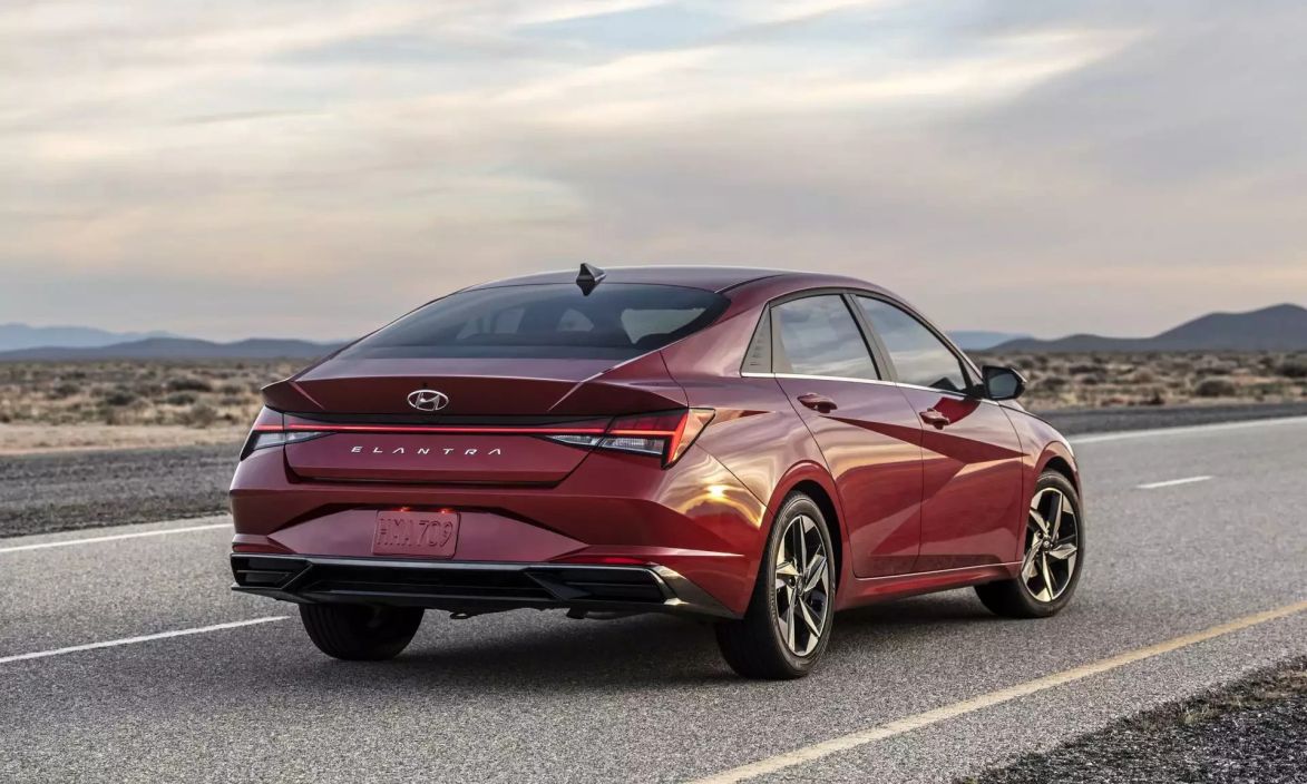 Hyundai Elantra Престиж / Prestige 1.6 АКПП фото 8