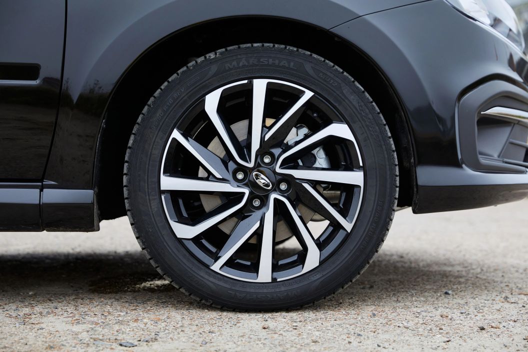 Lada Granta Sportline Комфорт  1.6 МКПП фото 2