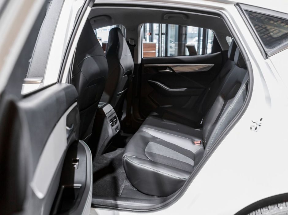 Москвич 6 Комфорт 1.5 CVT фото 5