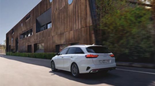 Kia Ceed KIA, Comfort 1.6 АКПП превью 3