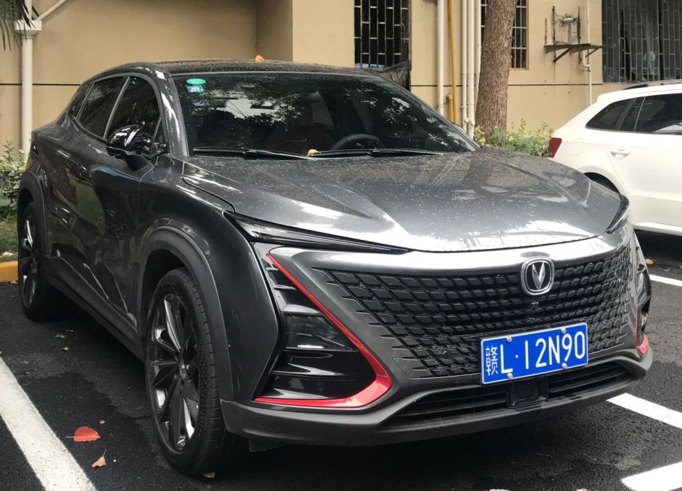 Changan UNI-T Люкс / Luxe 1.5 DCT фото 4