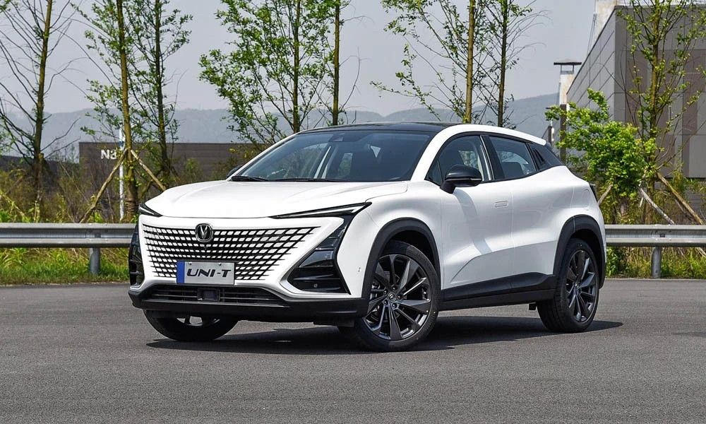 Changan UNI-T Люкс / Luxe 1.5 DCT фото 8