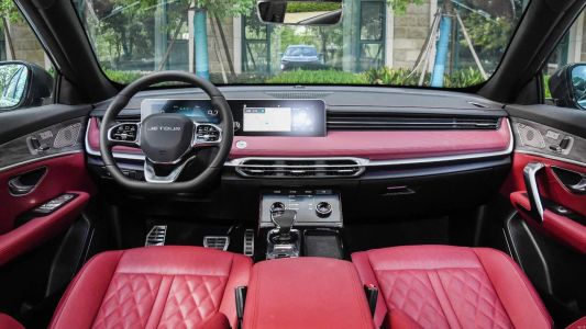 Jetour X70 PLUS Люкс / Luxury 1.6 АКПП превью 3