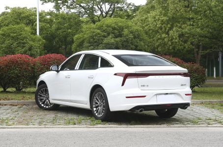 FAW Bestune B70 Exclusive 1.5 АМТ превью 3