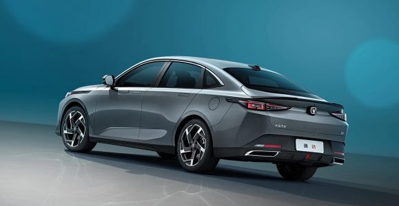 Changan Lamore TECH 1.5 АМТ превью 5