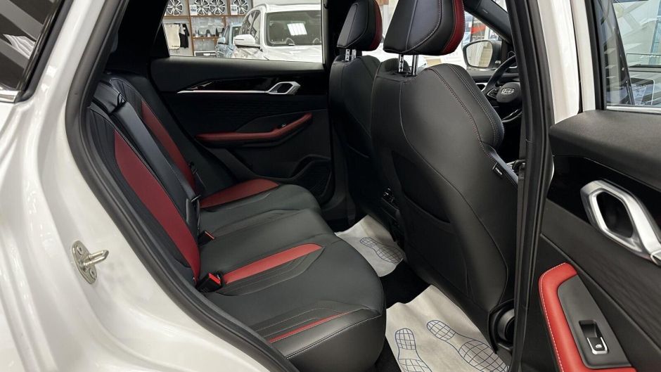 Geely Coolray Luxury 1.5 РКПП, 2024 фото 13
