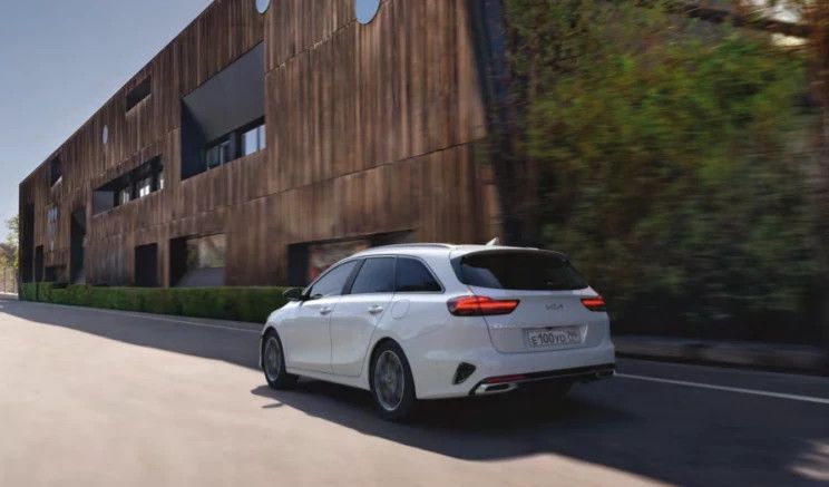 Kia Ceed SW KIA, GT Line+ 1.5 АКПП фото 3