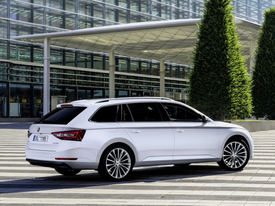 Skoda Superb Combi Амбиции / Ambition АКПП фото 14