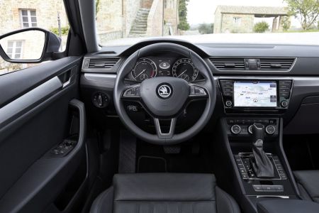 Skoda Superb Combi Стиль / Style АКПП превью 2