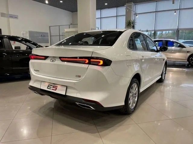 Kaiyi E5 Luxury 1.5 CVT, 2025 фото 3