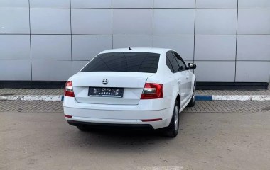 Skoda Octavia 1.6 АКПП превью 6