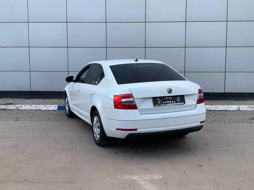 Skoda Octavia 1.6 АКПП фото 8