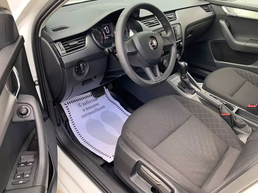 Skoda Octavia 1.6 АКПП фото 9