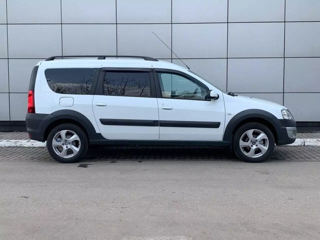 ВАЗ (Lada) Largus RS045-52-XL1 Luxe Glonass 1.6 МКПП фото 4
