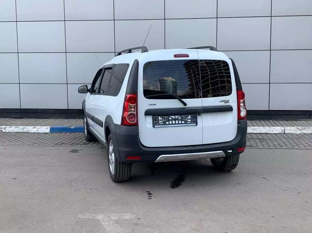 ВАЗ (Lada) Largus RS045-52-XL1 Luxe Glonass 1.6 МКПП фото 8