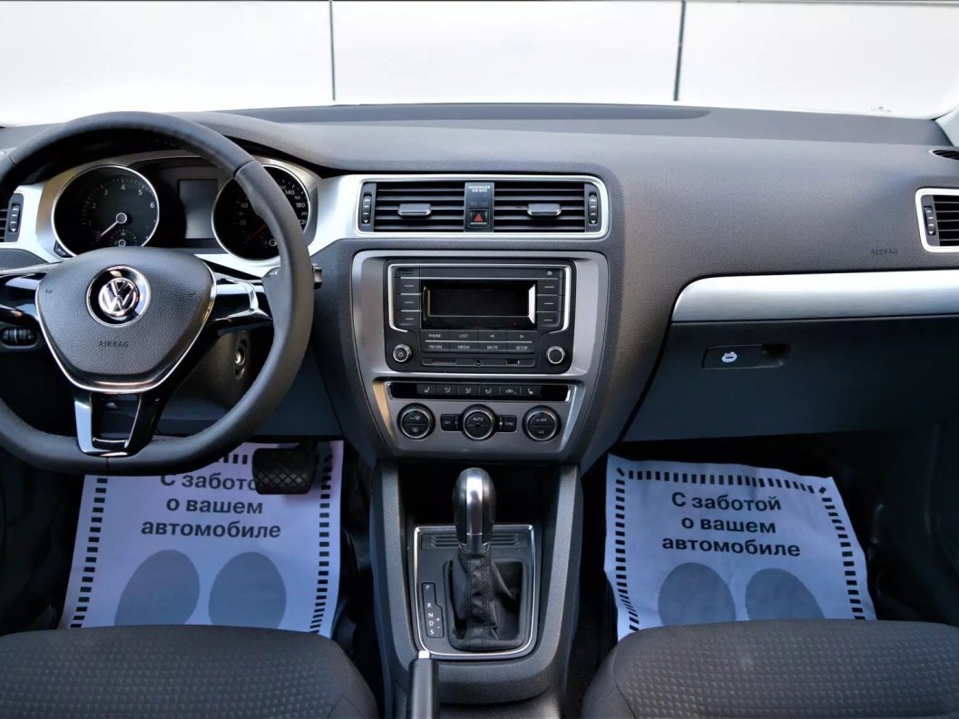 Volkswagen Jetta 1.6 АКПП фото 10