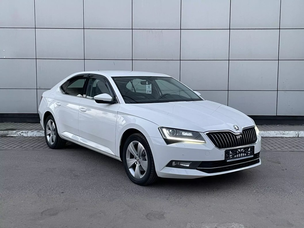Skoda Superb Style 1.4 DSG фото 1