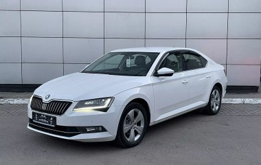 Skoda Superb Style 1.4 DSG превью 2