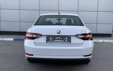 Skoda Superb Style 1.4 DSG превью 5