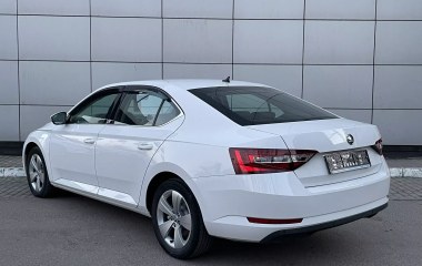 Skoda Superb Style 1.4 DSG превью 6