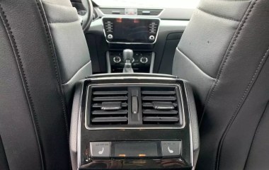Skoda Superb Style 1.4 DSG превью 9