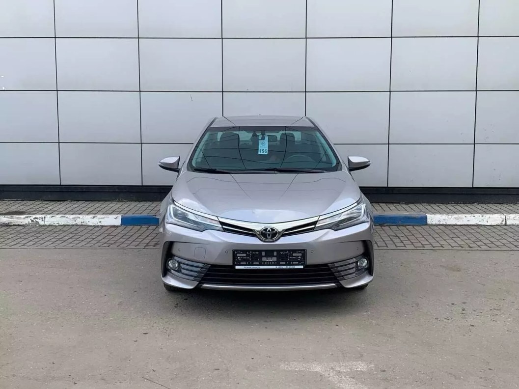 Toyota Corolla 1.8 CVT фото 2