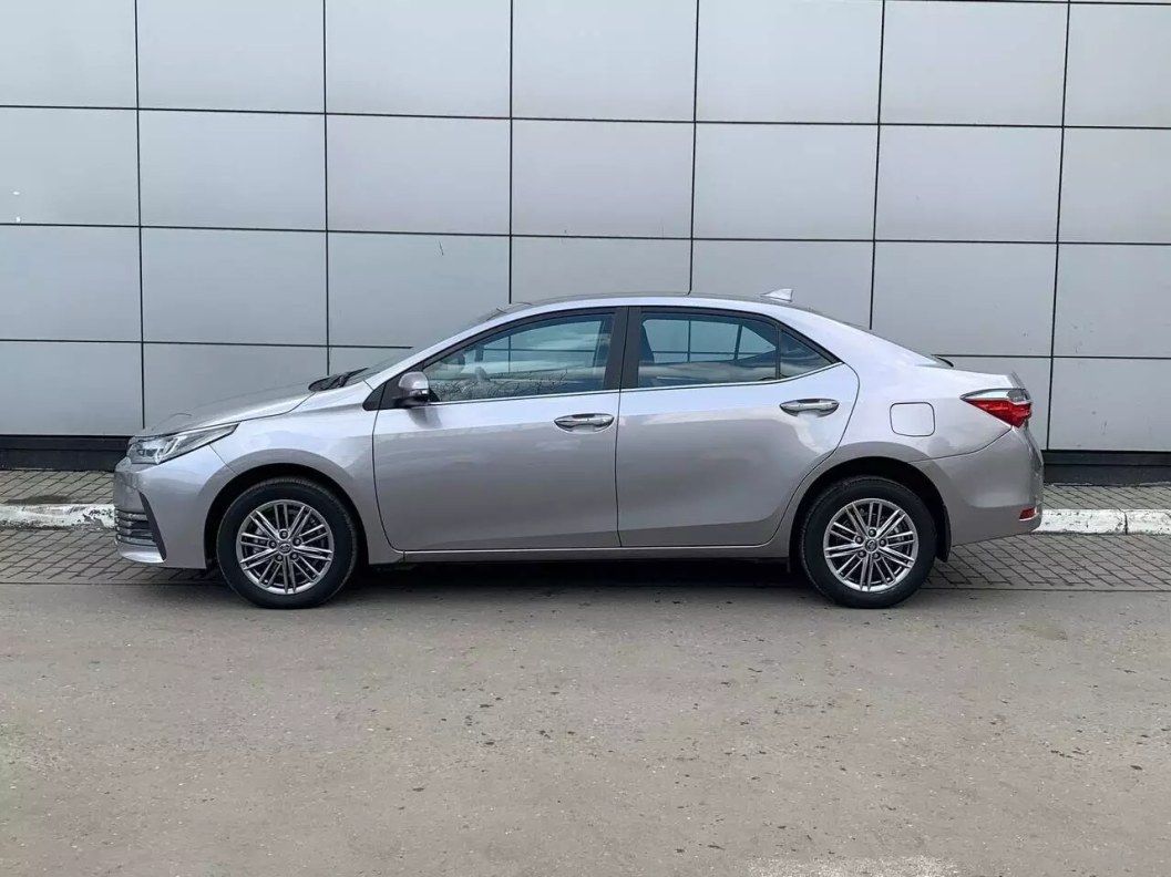 Toyota Corolla 1.8 CVT фото 5