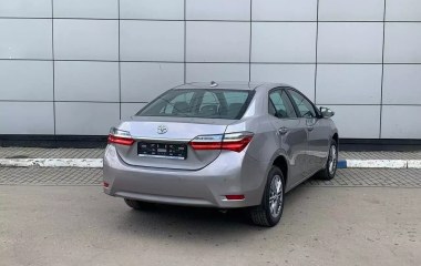 Toyota Corolla 1.8 CVT превью 6
