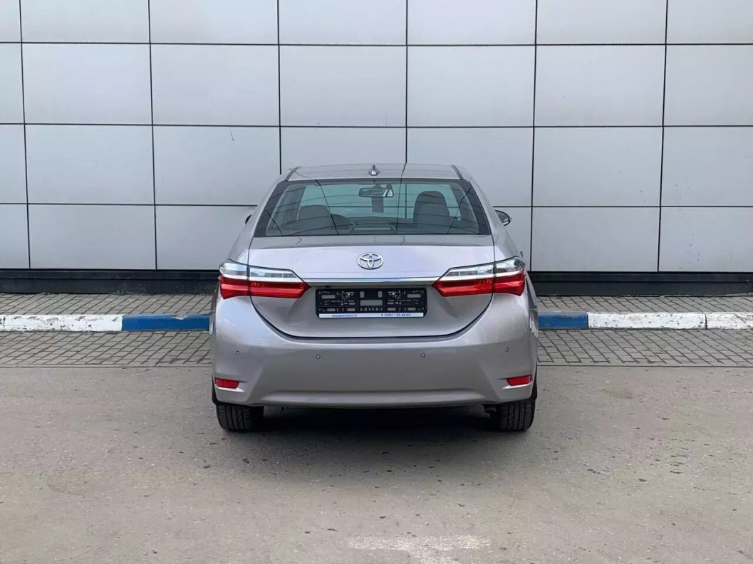 Toyota Corolla 1.8 CVT фото 7