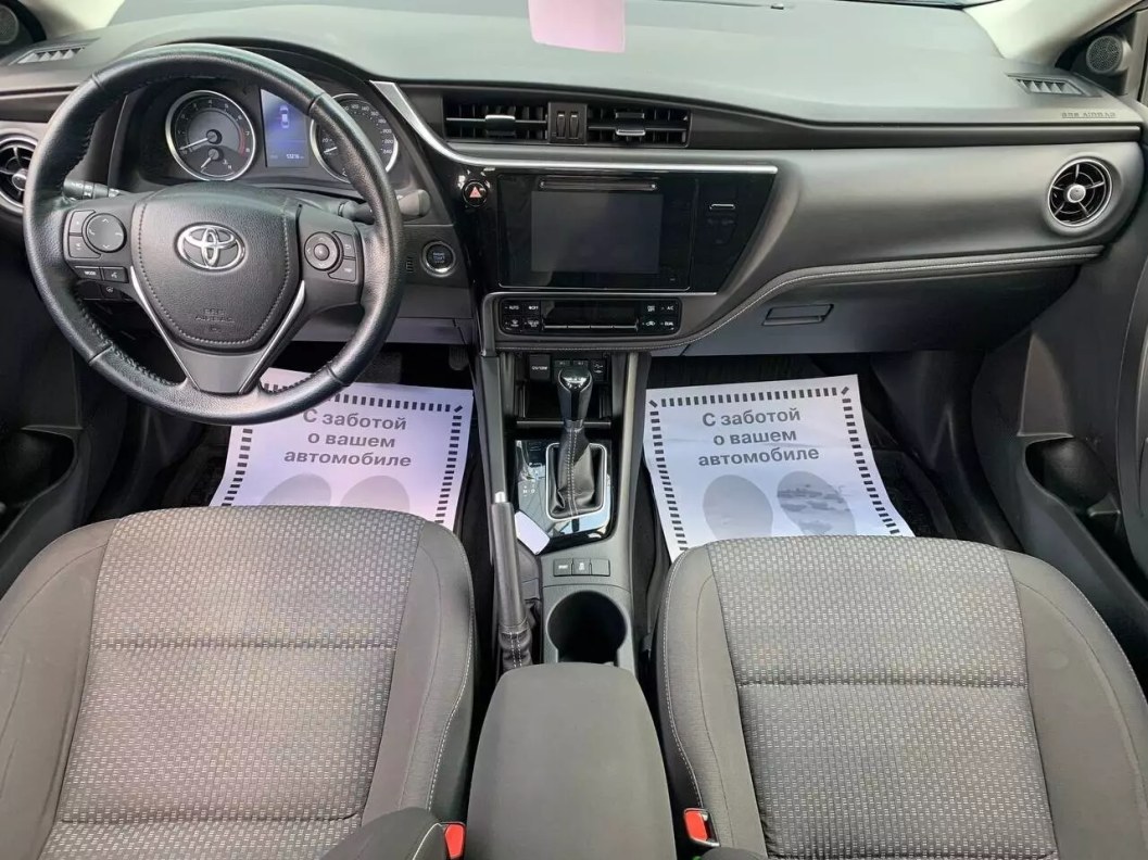Toyota Corolla 1.8 CVT фото 10