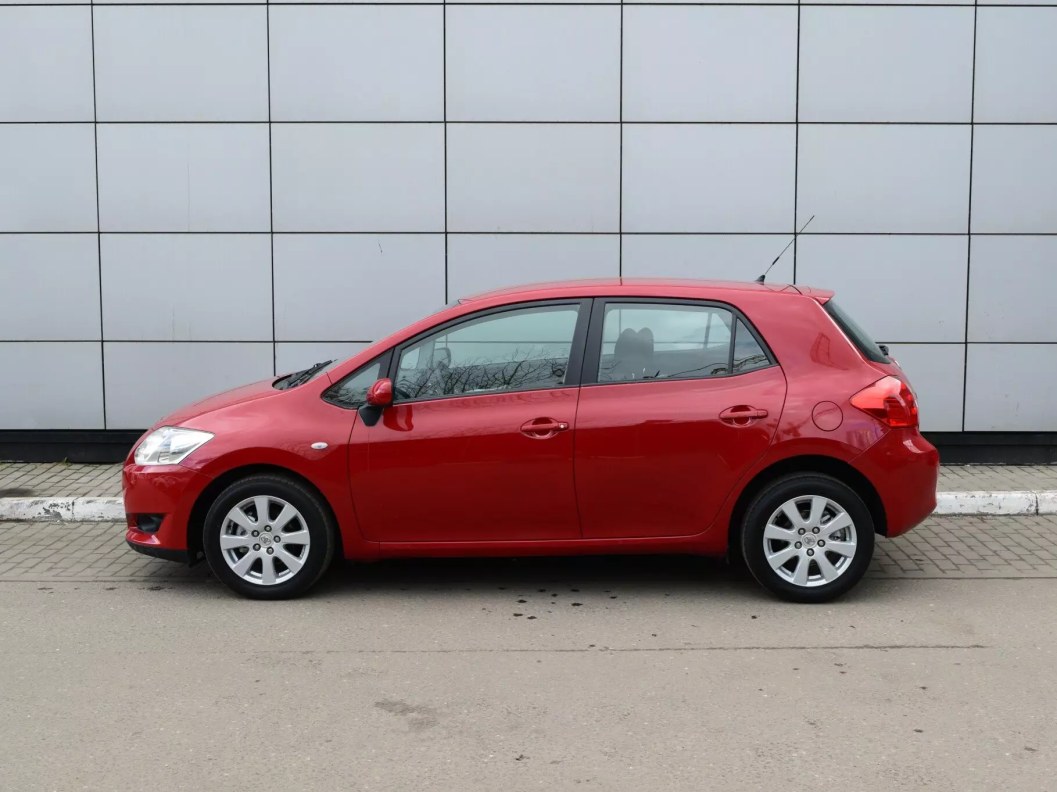Toyota Auris 1.6  фото 5