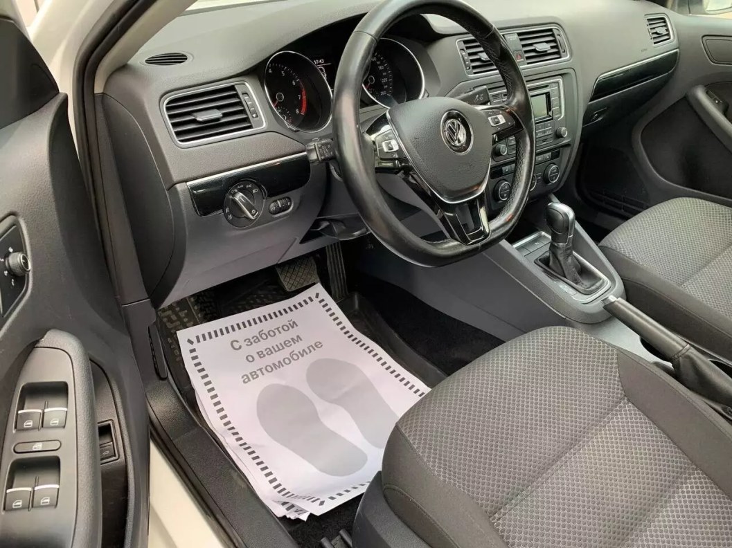 Volkswagen Jetta Comfortline 1.6 АКПП фото 9
