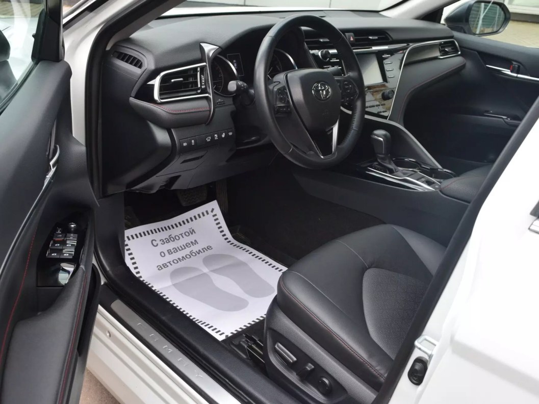 Toyota Camry 2.5 АКПП фото 10