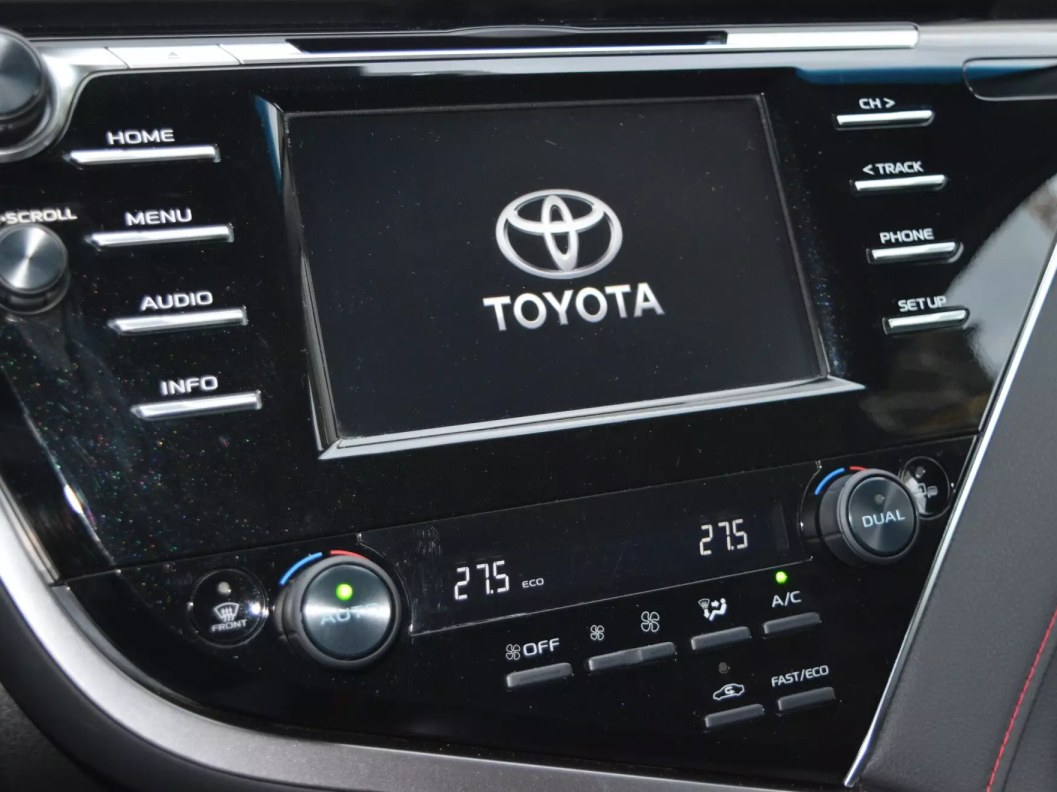 Toyota Camry 2.5 АКПП фото 20