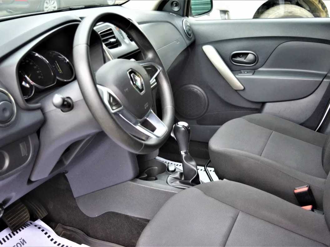 Renault Logan Life 1.6 АКПП фото 7