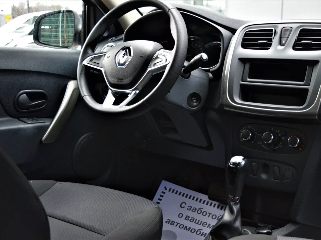 Renault Logan Life 1.6 АКПП фото 14