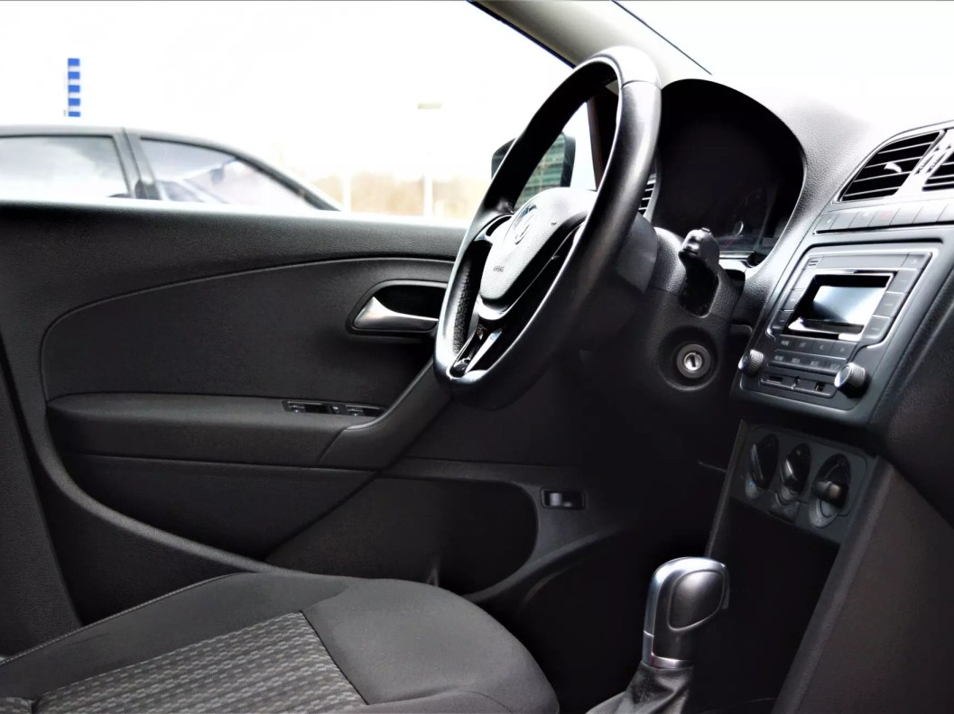 Volkswagen Polo Comfortline 1.6 АКПП фото 8