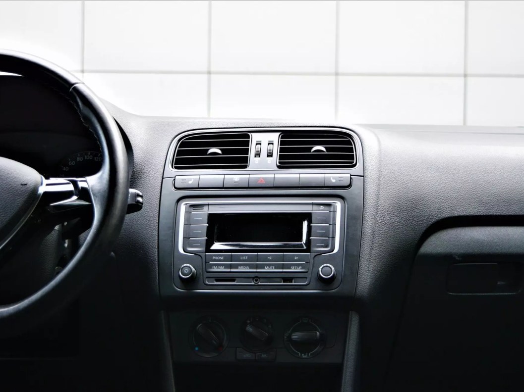 Volkswagen Polo Comfortline 1.6 АКПП фото 19