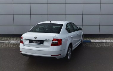 Skoda Octavia 1.6 АКПП превью 6