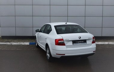 Skoda Octavia 1.6 АКПП превью 8