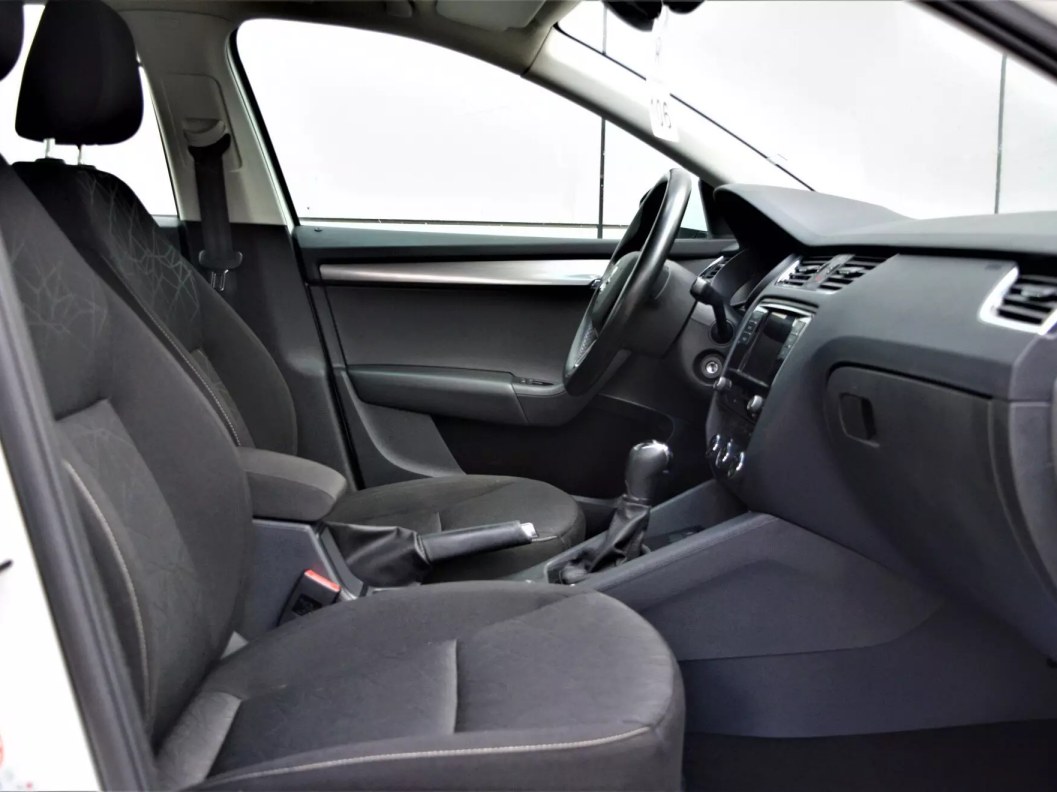 Skoda Octavia 1.6 АКПП фото 11