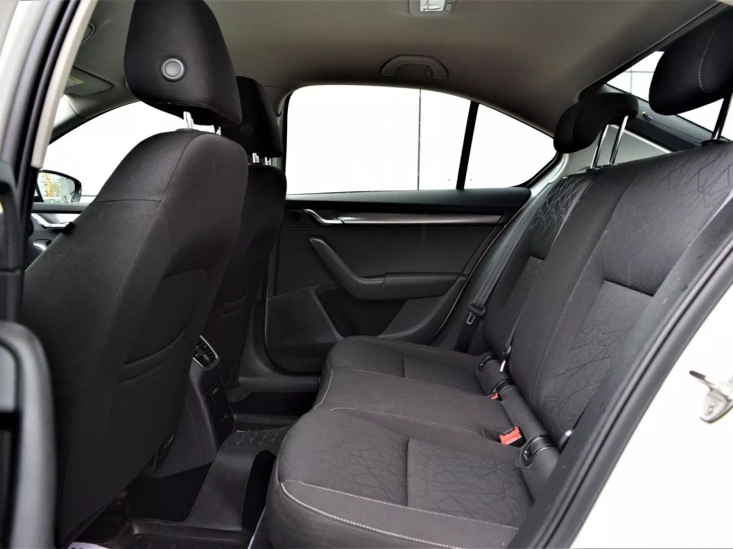 Skoda Octavia 1.6 АКПП фото 12