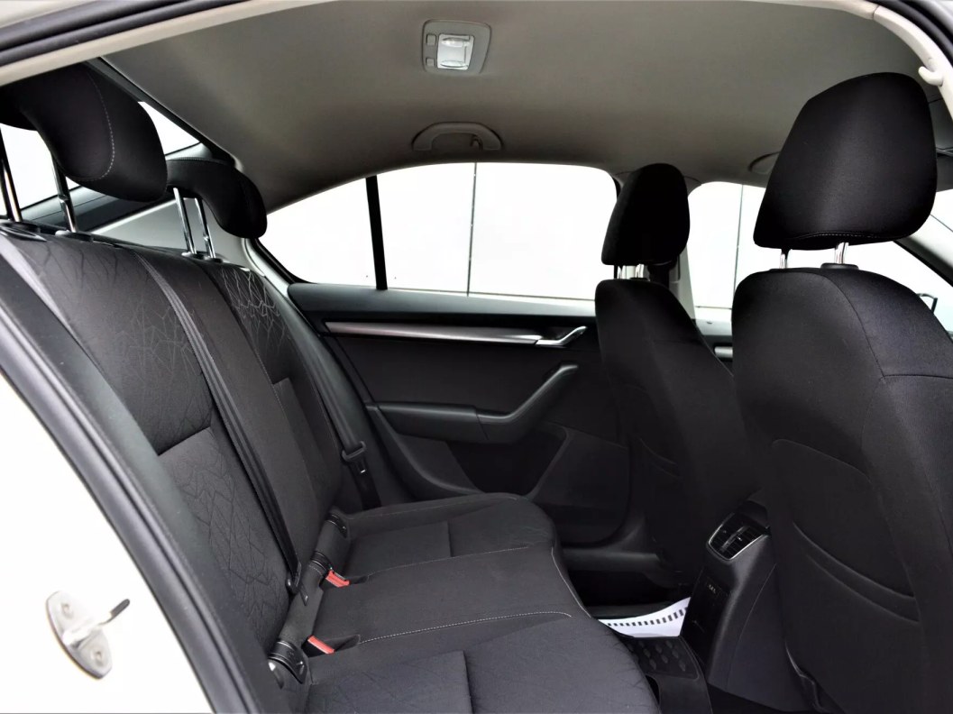 Skoda Octavia 1.6 АКПП фото 14