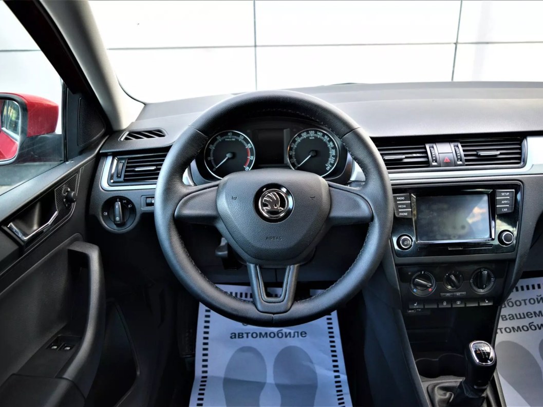 Skoda Rapid 1.4 МКПП фото 15