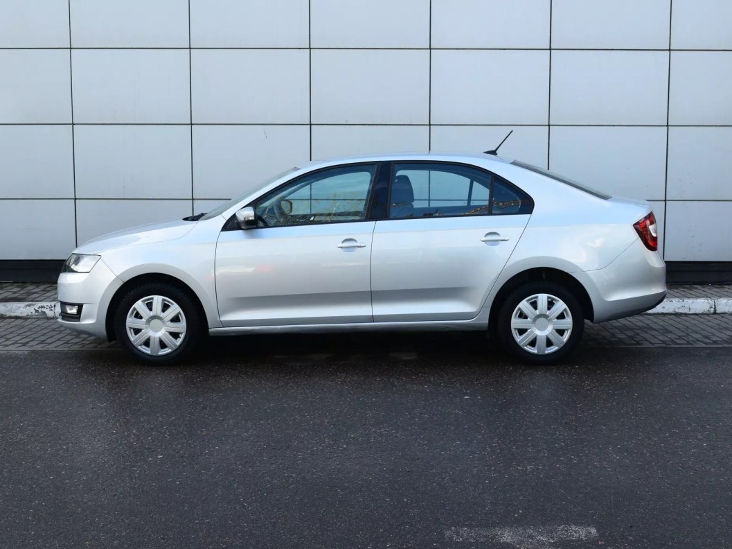 Skoda Rapid 1.6 МКПП фото 5