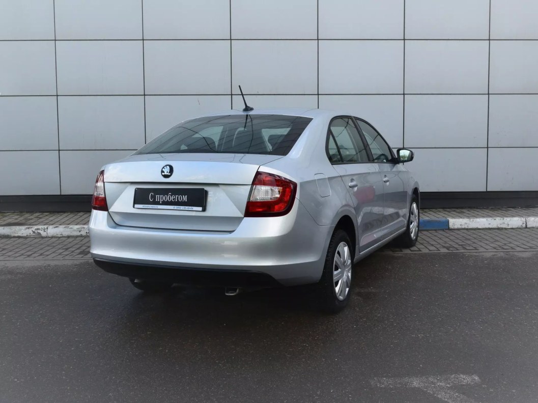 Skoda Rapid 1.6 МКПП фото 6